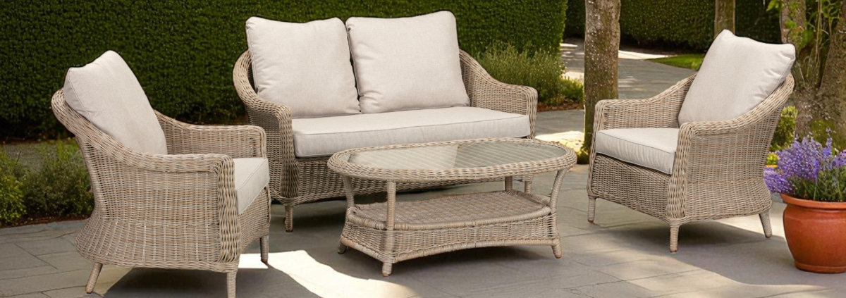 Garden Furniture at Oliviers