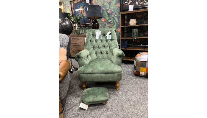 Display In Green Velvet
